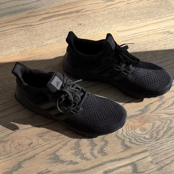 Adidas Ultraboost 1.0 Men’s 9.5 in Triple Black - Picture 2 of 6